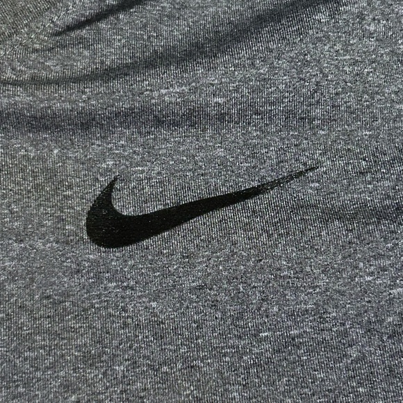 NIKE PRO Dri Fit Gray Shirt Sz S #70 30%off w 🩷 or 1/2 off w bundle 2+ - Picture 3 of 5